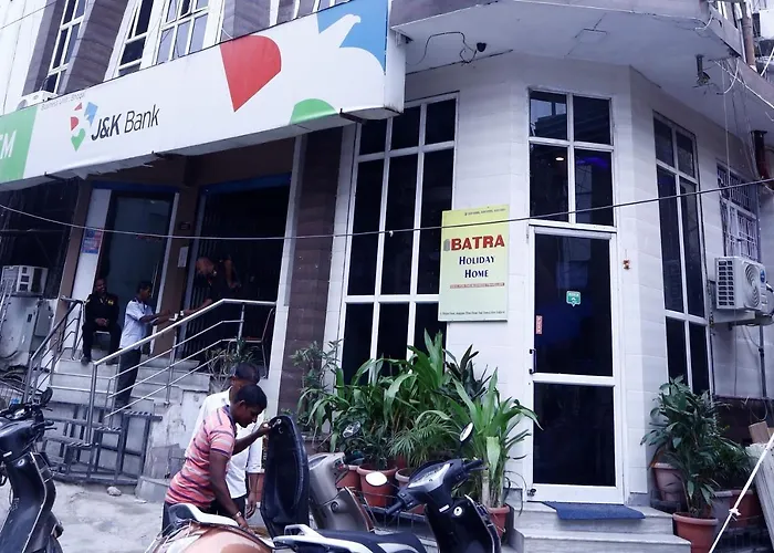 Batra Holiday Home - Couple Friendly Stays Delhi 
